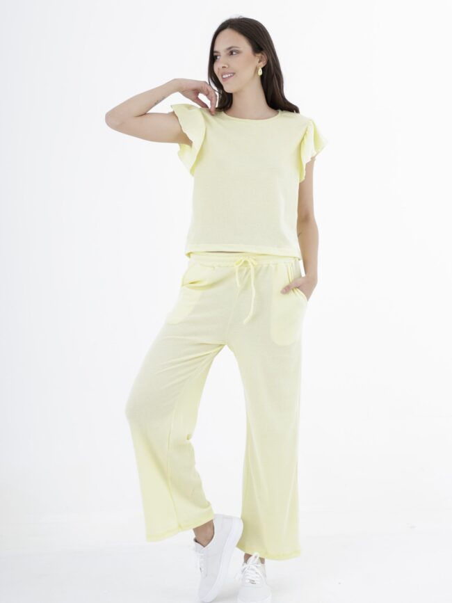 Remera amplia manga volado