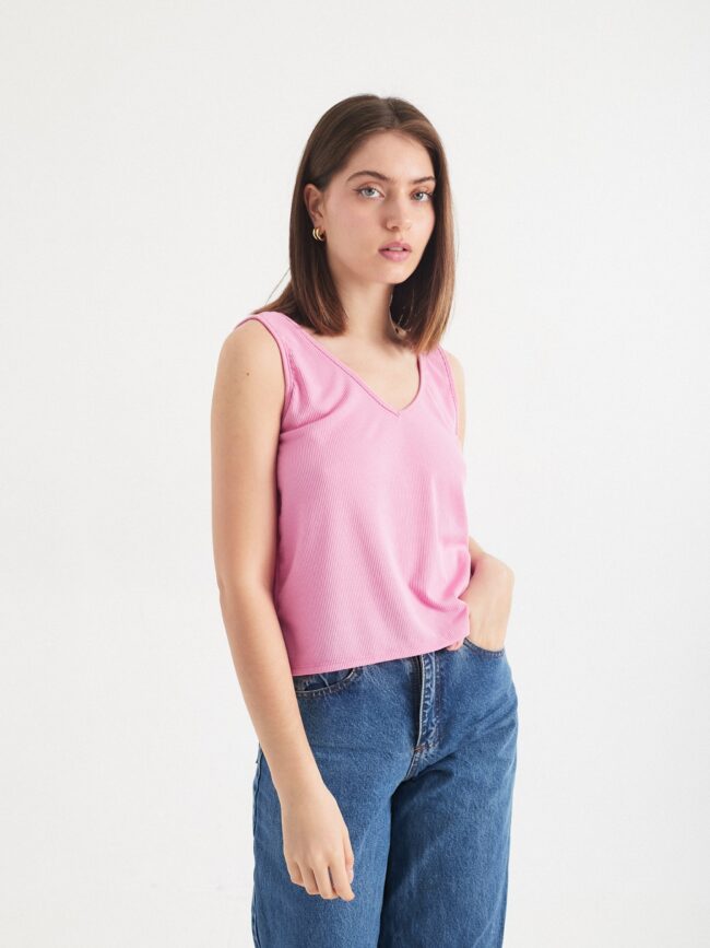 Musculosa con tajo